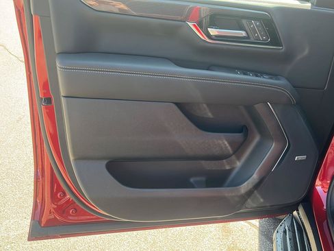 New 2026 GMC Yukon Elevation w/ Elevation Premium Package AWD/4WD image 17