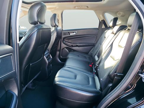 Used 2018 Ford Edge Titanium w/ Equipment Group 301A image 12