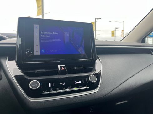 Used 2025 Toyota Corolla LE FWD image 20
