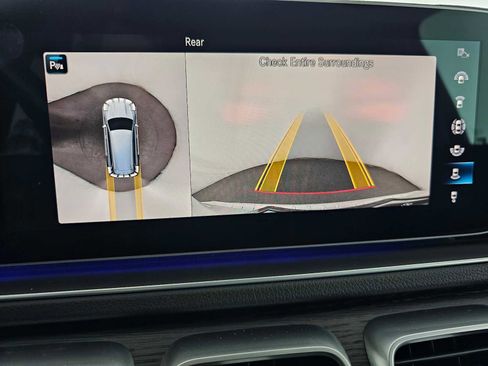 Used 2023 Mercedes-Benz GLS 450 4MATIC image 28