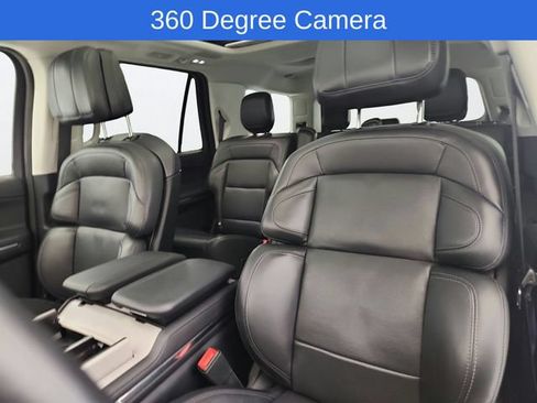 Used 2025 Lincoln Navigator Reserve AWD/4WD image 10