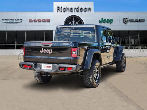 Used 2024 Jeep Gladiator Rubicon AWD/4WD image 3