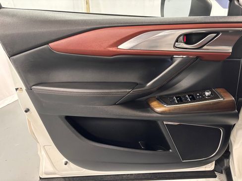 Used 2019 MAZDA CX-9 Signature image 16