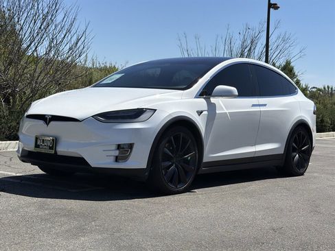Used 2017 Tesla Model X 100D image 1