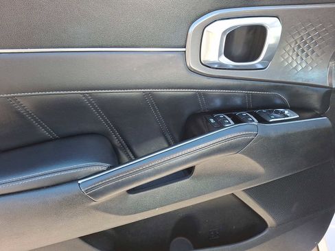 Used 2021 Kia Sorento SX image 8