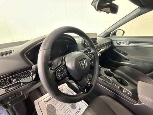 Used 2023 Honda Civic Sport image 6