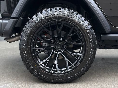 Used 2024 Jeep Wrangler Unlimited Rubicon 4xe w/ Technology Group image 10