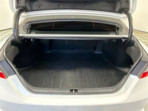 Used 2019 Toyota Camry SE image 19