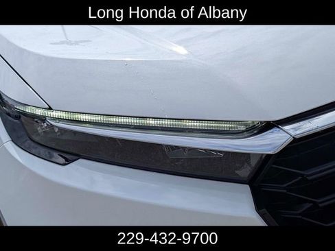 Used 2025 Honda CR-V LX image 3