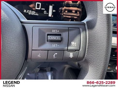 Used 2025 Nissan Kicks SV AWD/4WD image 20