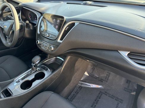 Used 2024 Chevrolet Malibu LT image 7