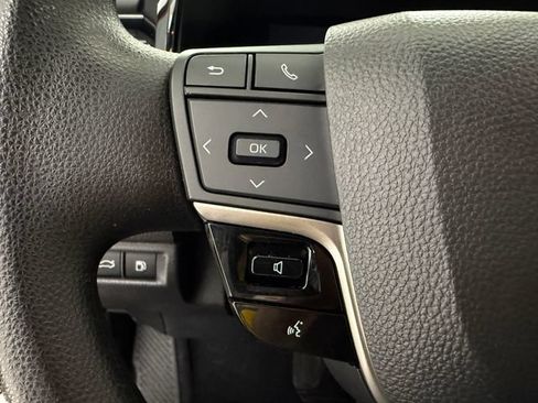 Used 2025 Toyota Camry LE FWD image 10