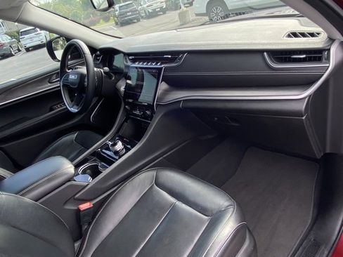 Used 2022 Jeep Grand Cherokee Limited image 23