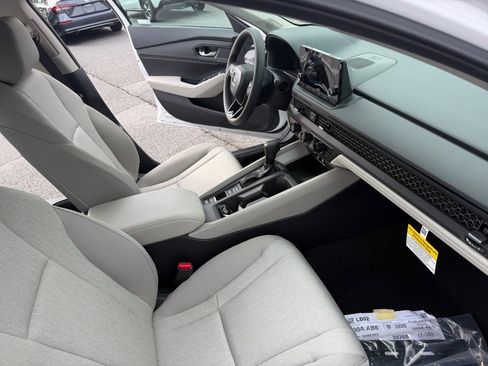 New 2025 Honda Accord SE image 28