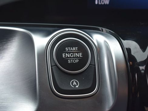Used 2024 Mercedes-Benz GLB 250 image 28