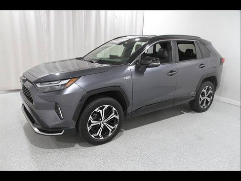Used 2022 Toyota RAV4 XSE w/ Weather Package AWD/4WD image 3