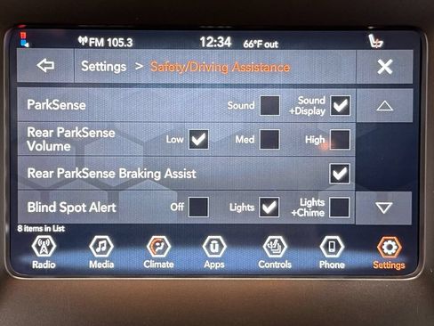 Used 2019 Jeep Cherokee Latitude Plus w/ Cold Weather Group AWD/4WD image 21