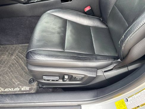 Used 2015 Lexus ES 350 w/ Luxury Package FWD image 13