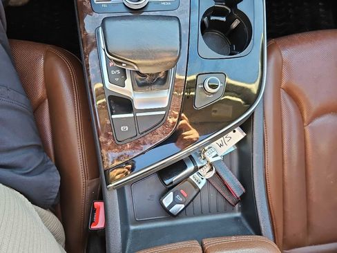 Used 2018 Audi Q7 3.0T Prestige w/ Prestige Package image 37