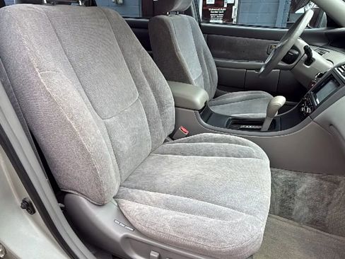 Used 2000 Toyota Avalon XL image 17