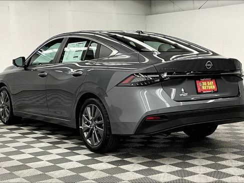 New 2026 Nissan Sentra SL w/ Floor Mat Package FWD image 3