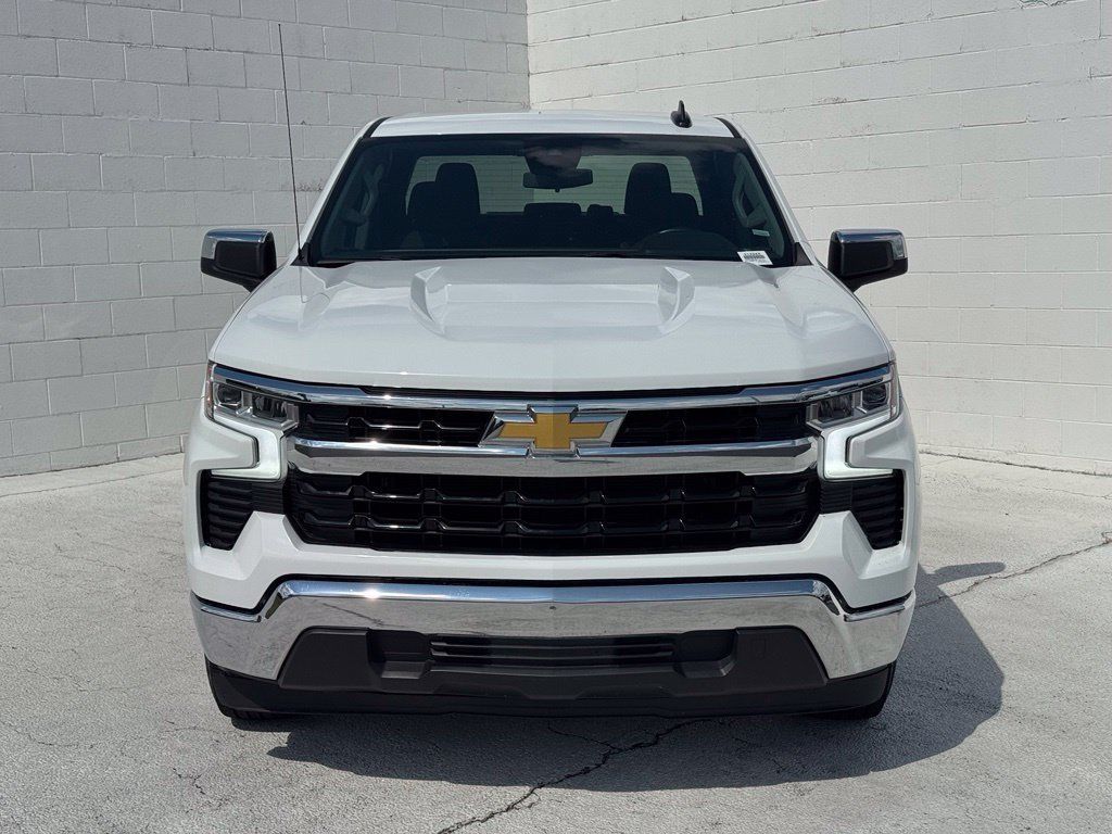 Used 2025 Chevrolet Silverado 1500 LT RWD image 8