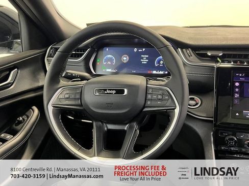 New 2025 Jeep Grand Cherokee Altitude AWD/4WD image 19