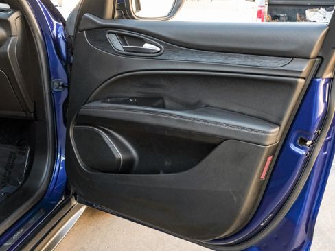 Used 2022 Alfa Romeo Stelvio Sprint image 41