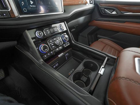 Used 2023 GMC Yukon XL Denali Ultimate w/ LPO, Floor Liner Package image 24