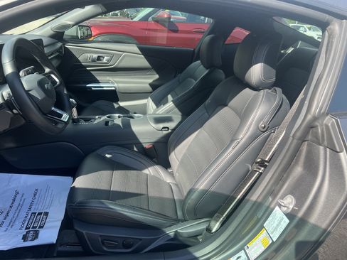 Used 2025 Ford Mustang GT Premium RWD image 6