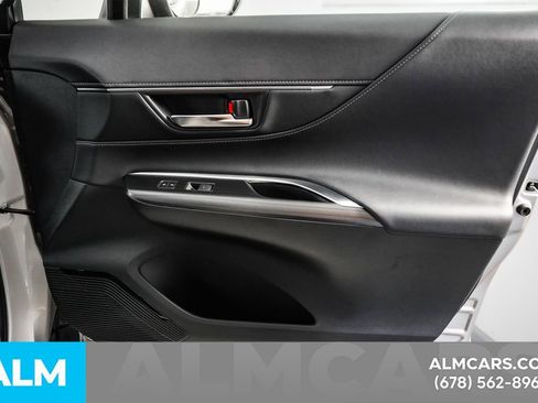 Used 2022 Toyota Venza XLE image 42