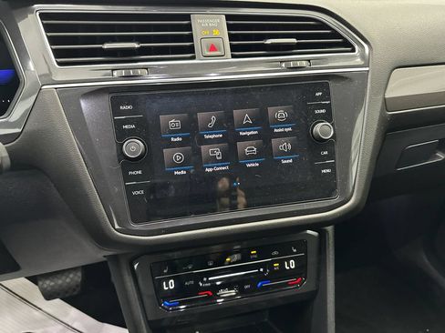 Used 2023 Volkswagen Tiguan SE FWD image 28