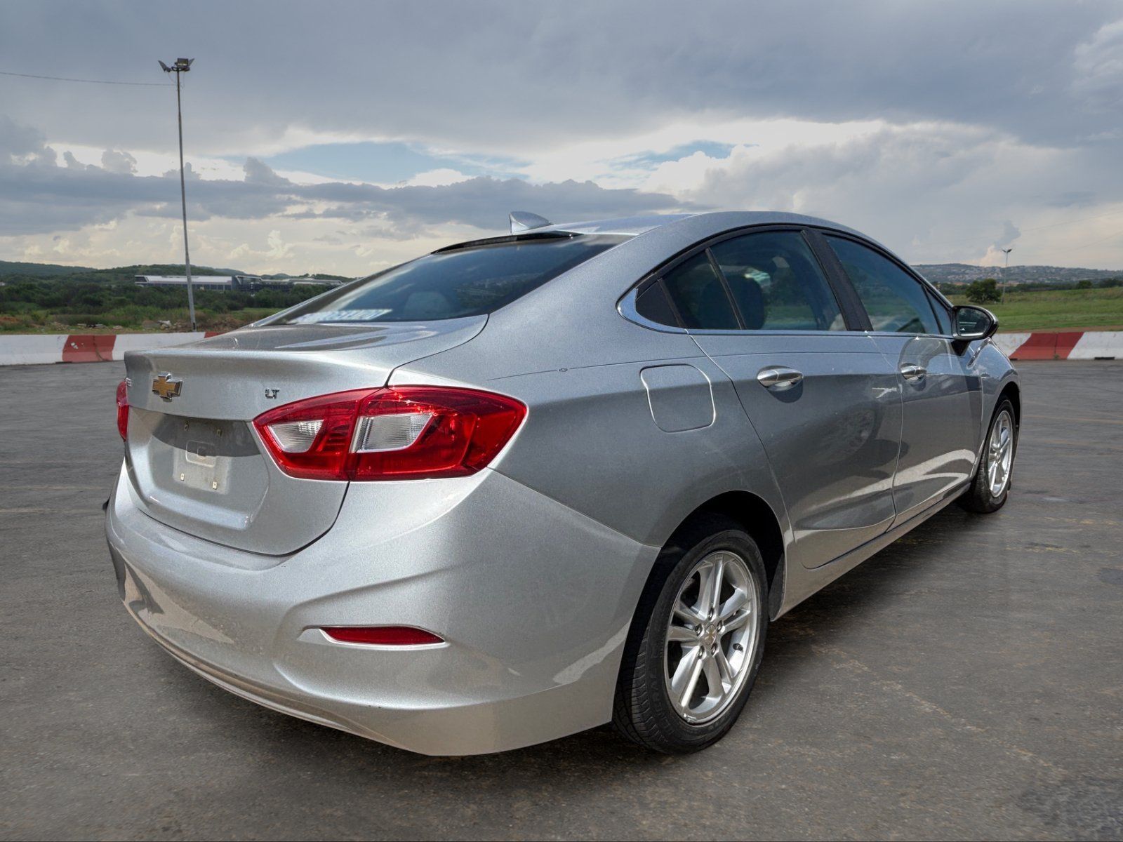 Used 2016 Chevrolet Cruze LT FWD image 3
