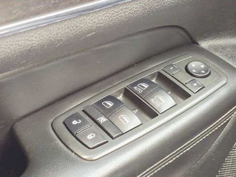 Used 2014 Jeep Grand Cherokee Limited w/ Trailer Tow Group IV AWD/4WD image 27