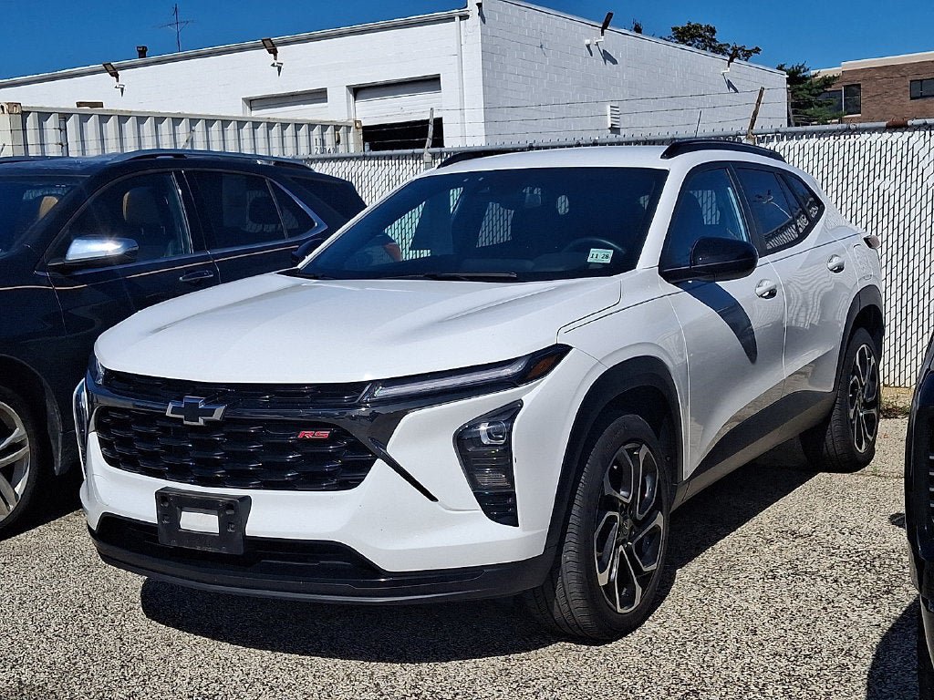 Used 2024 Chevrolet Trax RS FWD image 4