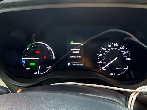 Used 2021 Toyota Sienna LE FWD image 2