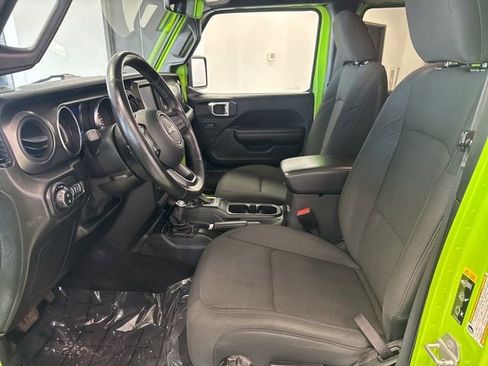 Used 2021 Jeep Gladiator Willys image 14