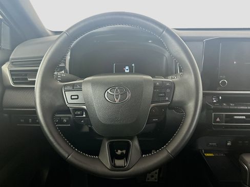 Used 2025 Toyota Camry SE FWD image 18