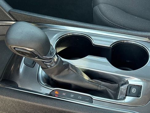 Used 2023 Chevrolet Malibu LT image 16