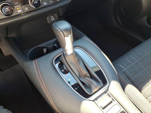 Certified 2025 Honda HR-V Sport image 11