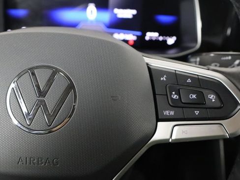 Used 2025 Volkswagen Jetta SE FWD image 10