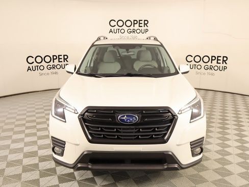Used 2022 Subaru Forester Premium image 9