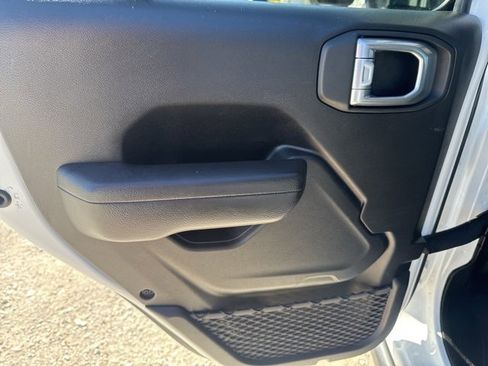 Used 2024 Jeep Wrangler Unlimited Rubicon 4xe image 24