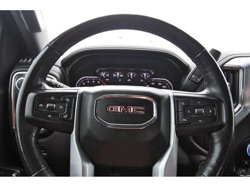 Used 2020 GMC Sierra 1500 SLT RWD image 17