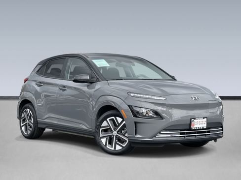 Used 2023 Hyundai Kona SE w/ Cargo Package image 1