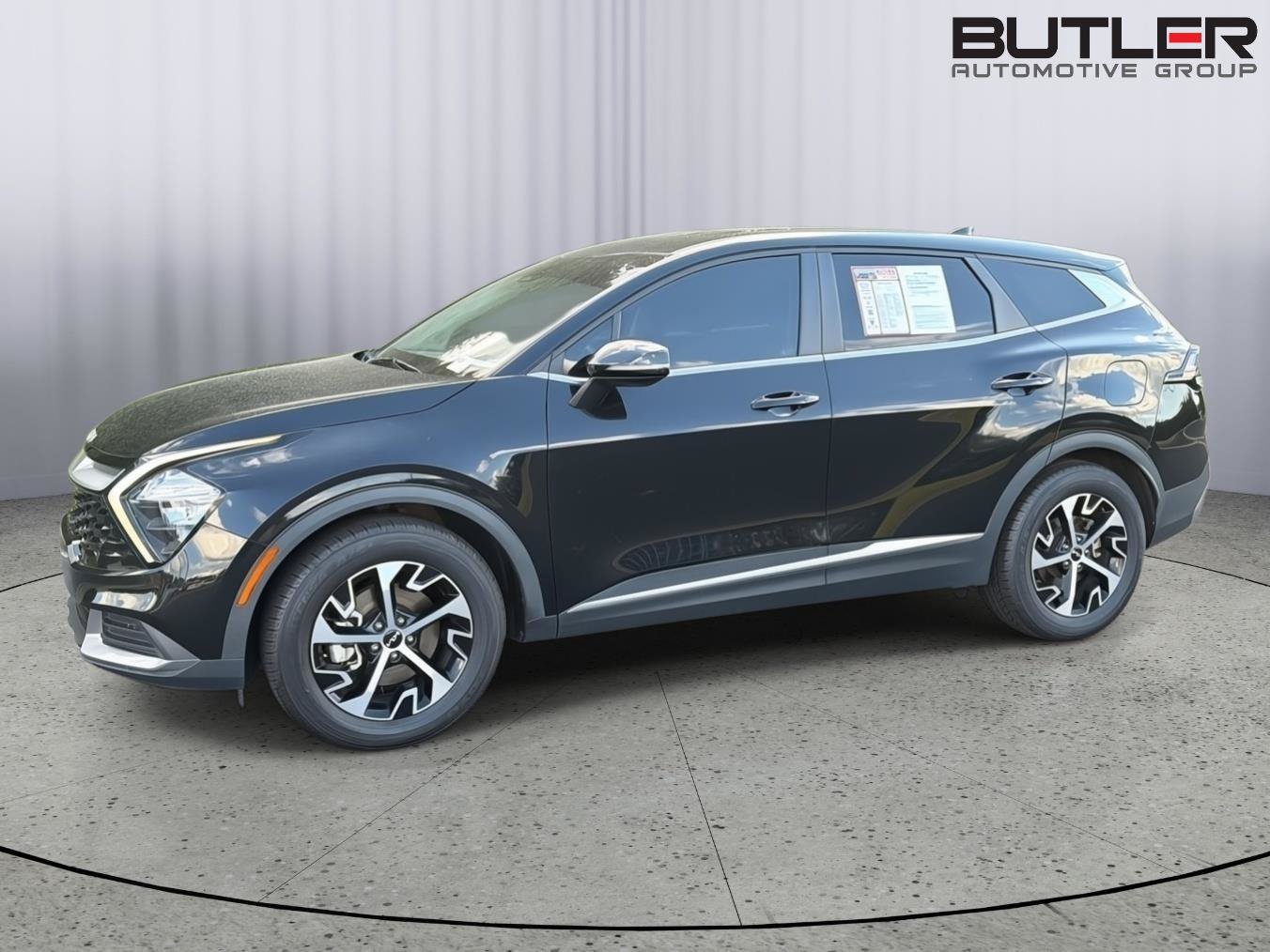 Used 2023 Kia Sportage EX FWD image 3