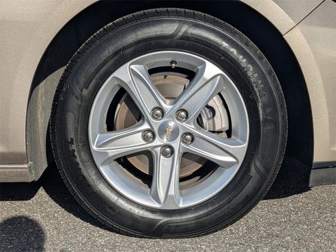 Certified 2024 Chevrolet Malibu LT image 12