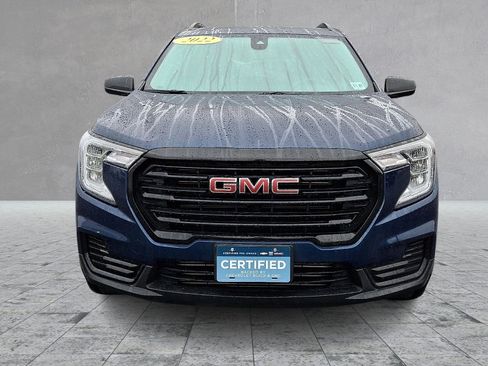 Certified 2022 GMC Terrain SLE w/ Driver Convenience Package image 3