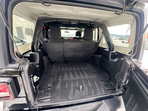 Used 2021 Jeep Wrangler Unlimited Rubicon image 25