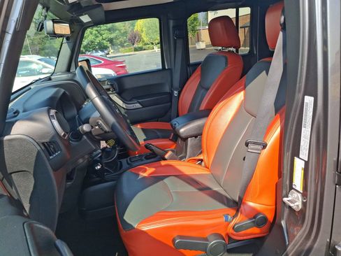 Certified 2018 Jeep Wrangler Unlimited Sport S AWD/4WD image 19